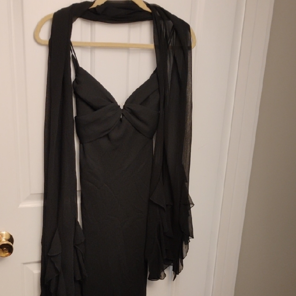 Elegant Black Evening Gown with Shawl